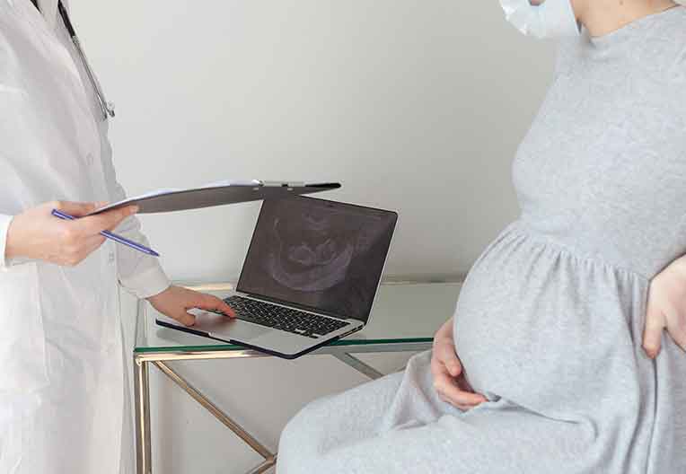 妊娠期にはどんなお口のトラブルが起こりやすい?